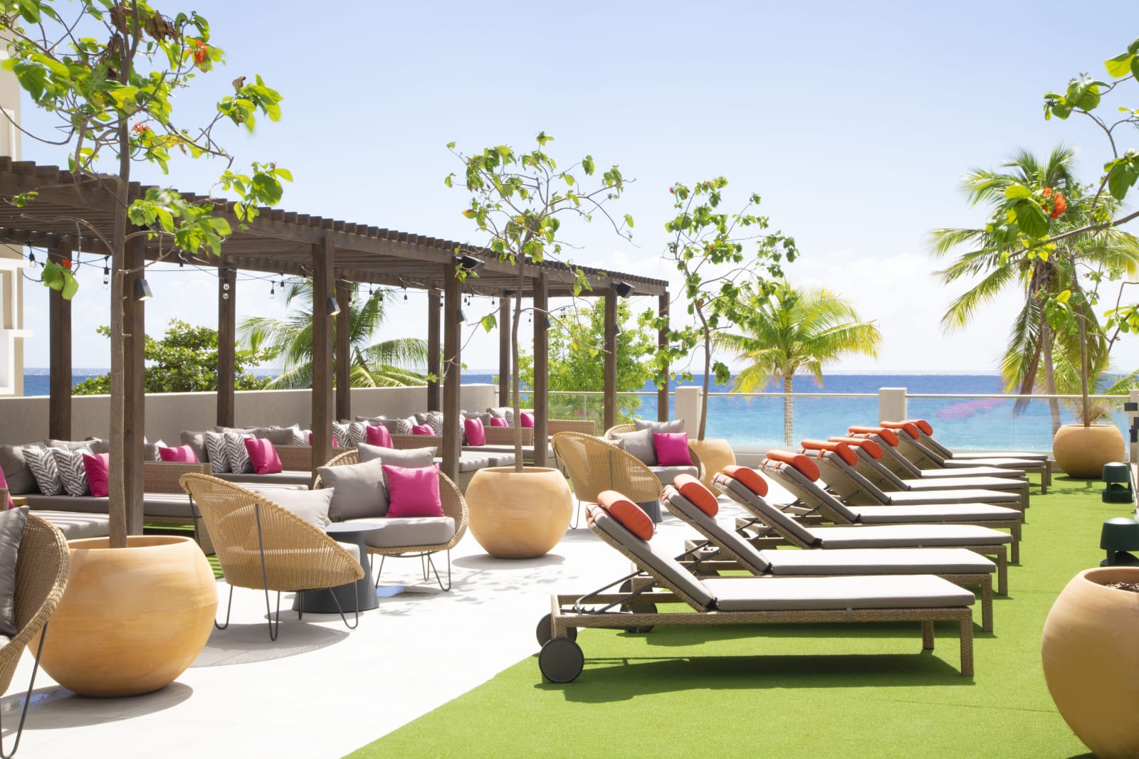 O2 Beach Club & Spa gallery image